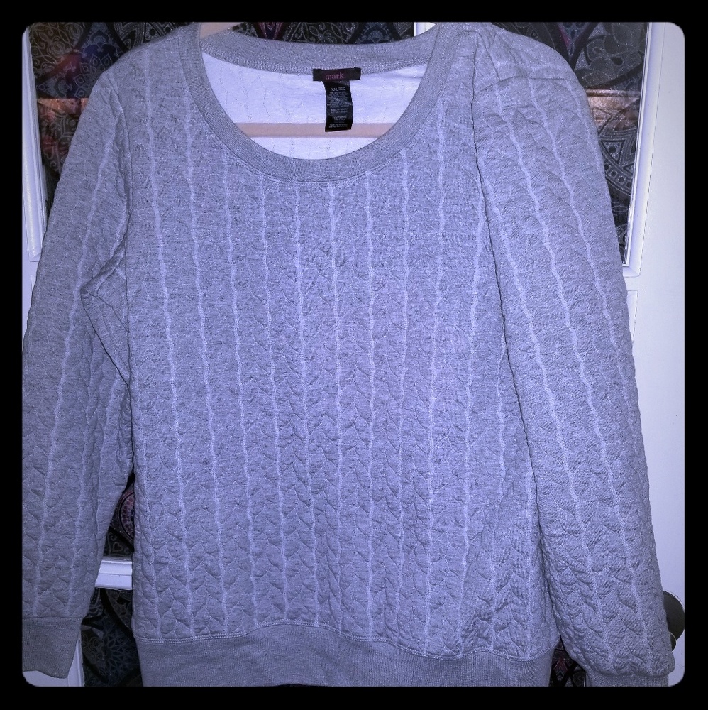 Ladies quilted sweatshirt